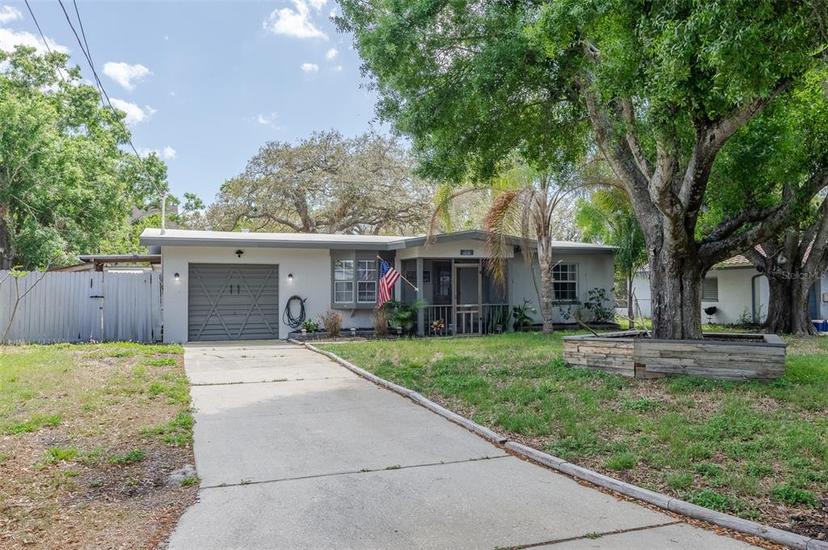 Picture of 809 S Palm Drive, Largo FL 33770