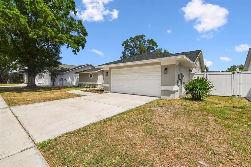 Picture of 930 Balsamina Drive, Brandon FL 33510