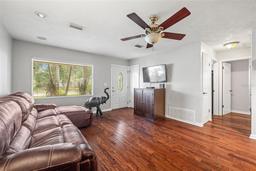 Picture of 1572 84Th Avenue N, St Petersburg, FL 33702