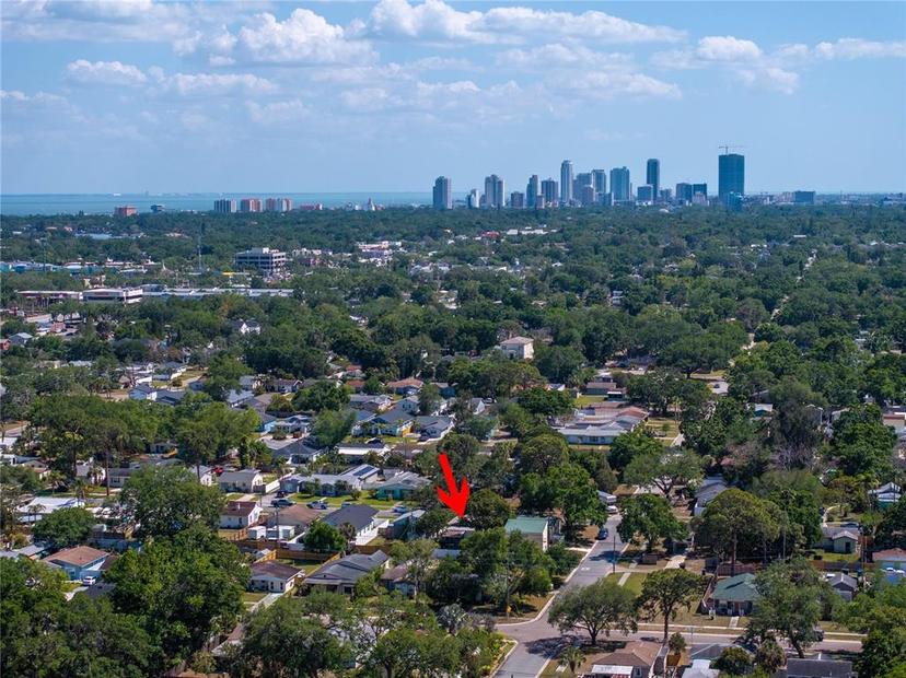 Picture of 633 47Th Avenue N, St Petersburg FL 33703