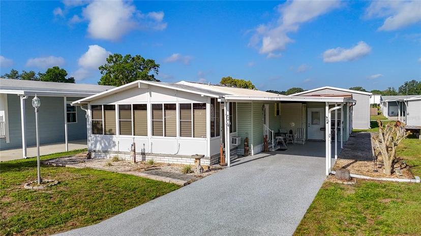 Picture of 10033 Wellington Avenue, Dade City FL 33525