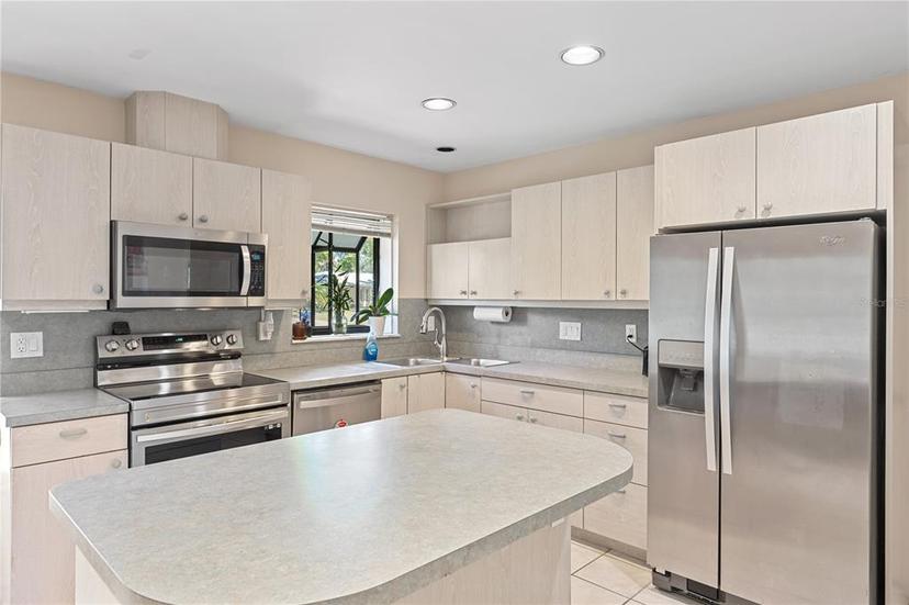Picture of 1912 Deancroft Road, Sarasota FL 34235