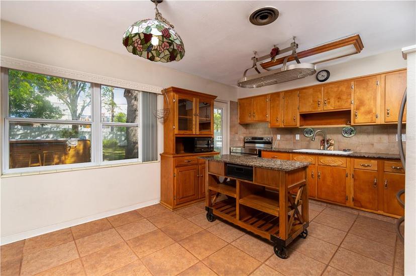 Picture of 6801 5Th Street N, St Petersburg FL 33702