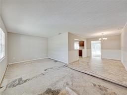 Picture of 407 NE 8Th Street, Mulberry, FL 33860