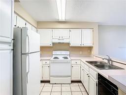 Picture of 13953 Fairway Island Drive Unit 624, Orlando, FL 32837