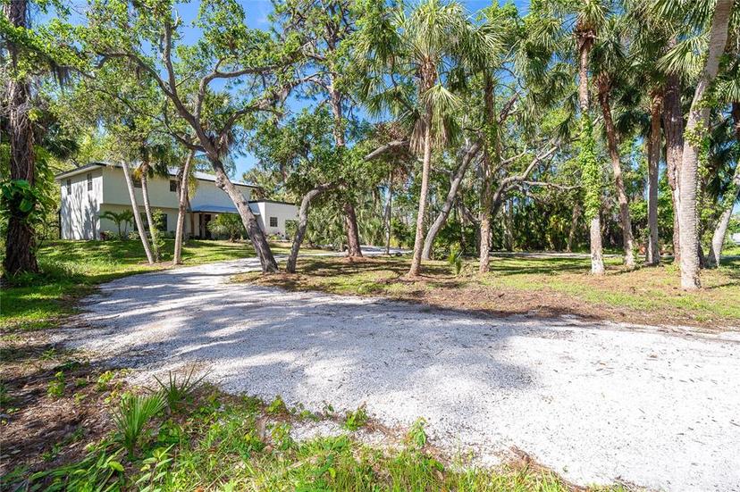 Picture of 425 Laurel Road W, Nokomis FL 34275