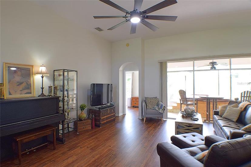 Picture of 10118 Cleghorn Drive, San Antonio FL 33576