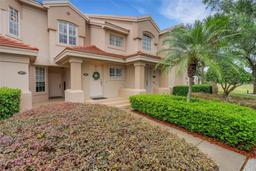 Picture of 405 Enclave Place Unit 405, Lakeland, FL 33803