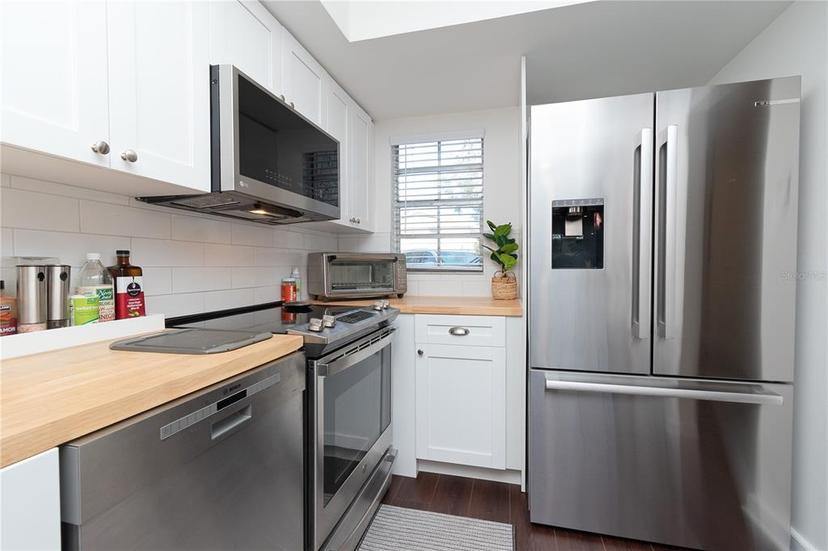 Picture of 3810 N Oak Drive Unit N61, Tampa FL 33611