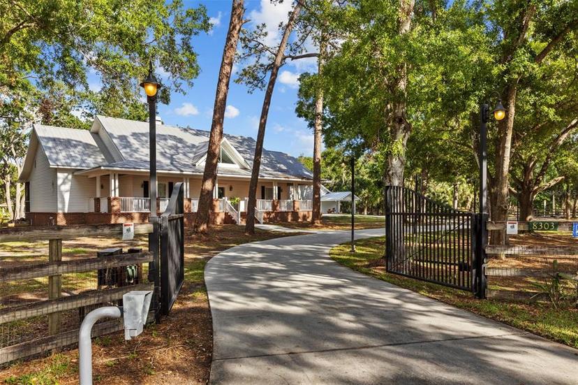 Picture of 8303 Double Branch Road, Tampa FL 33635