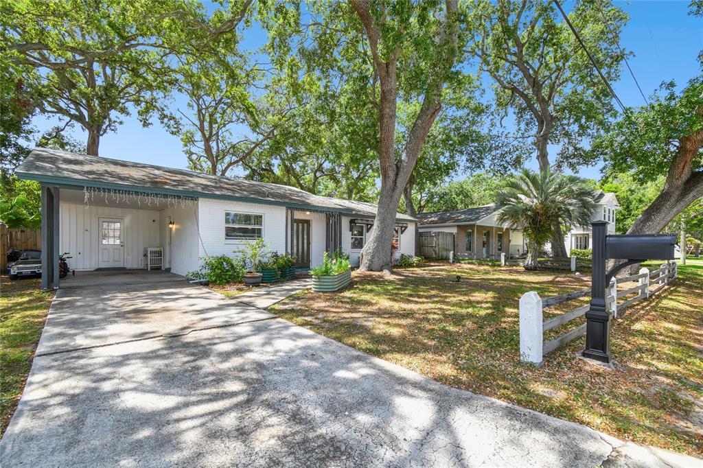 Picture of 3202 W Coachman Avenue, Tampa, FL 33611