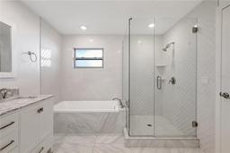 Picture of 3901 E Eden Roc Circle, Tampa, FL 33634
