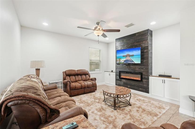 Picture of 12402 Fairlawn Drive, Riverview FL 33579
