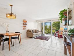 Picture of 2155 Wood Street Unit B18, Sarasota, FL 34237