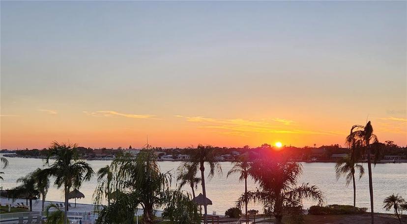 Picture of 6021 Bahia Del Mar Circle Unit 534, St Petersburg FL 33715
