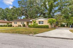 Picture of 4915 Whiteoak Drive E, Lakeland, FL 33813