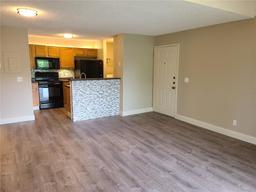 Picture of 420 Forestway Circle Unit 206, Altamonte Springs, FL 32701