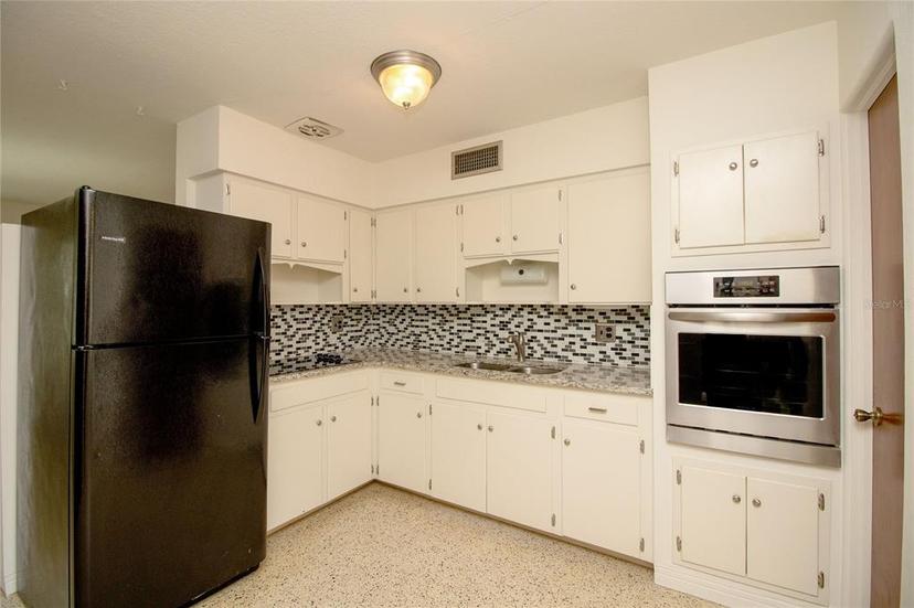 Picture of 721 75Th Avenue N, St Petersburg FL 33702