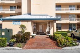 Picture of 4570 Pinebrook Circle Unit 406, Bradenton, FL 34209