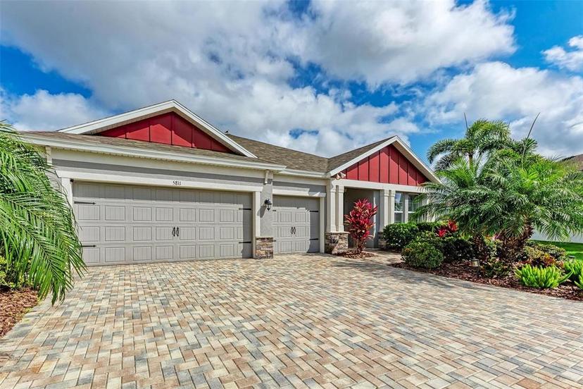 Picture of 5811 Campina Place, Palmetto FL 34221