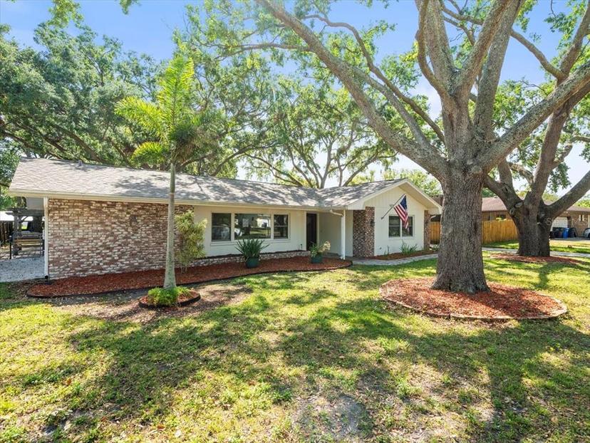 Picture of 13556 Lake Magdalene Drive, Tampa FL 33613