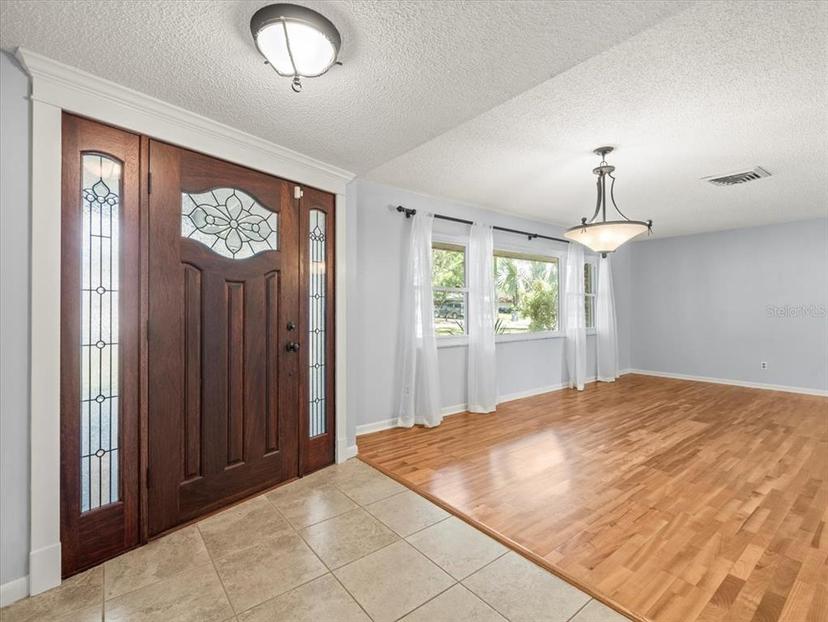 Picture of 13556 Lake Magdalene Drive, Tampa FL 33613