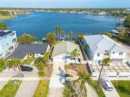 Picture of 3410 Overlook Drive Ne, St Petersburg, FL 33703