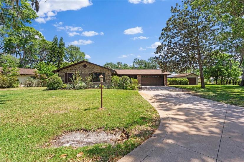 Picture of 1905 Pine Tree Drive, Edgewater FL 32141