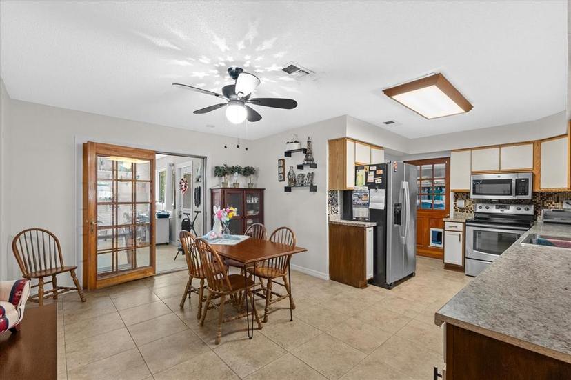 Picture of 1905 Pine Tree Drive, Edgewater FL 32141