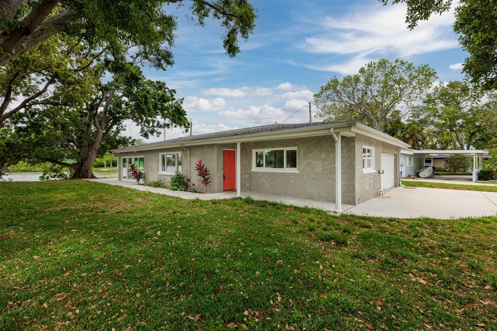 Picture of 10517 Blossom Lake Drive, Seminole, FL 33772