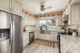 Picture of 10517 Blossom Lake Drive, Seminole, FL 33772