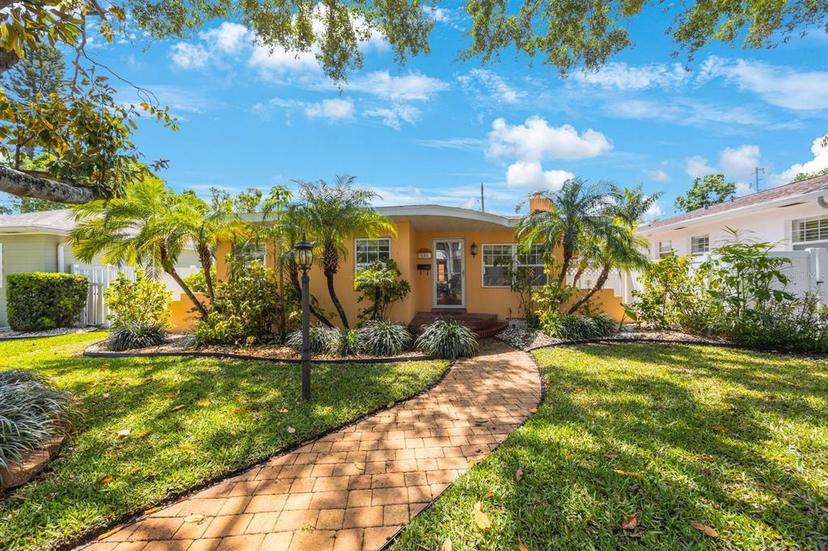Picture of 110 27Th Avenue Ne, St Petersburg FL 33704