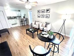 Picture of 1700 SW 16 Court Unit D30, Gainesville, FL 32601