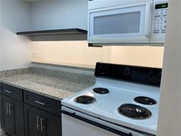 Picture of 925 W Oak Ridge Rd # A, Orlando, FL 32809