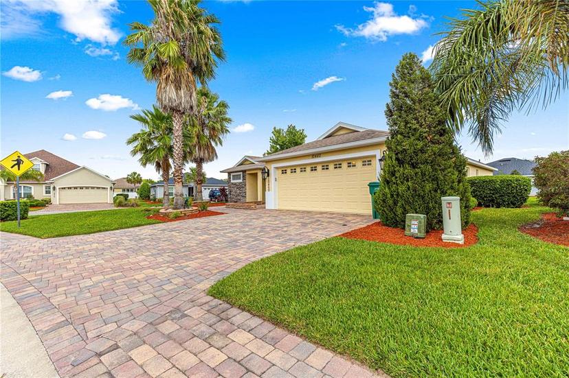 Picture of 10460 Silver Maple Avenue, Oxford FL 34484