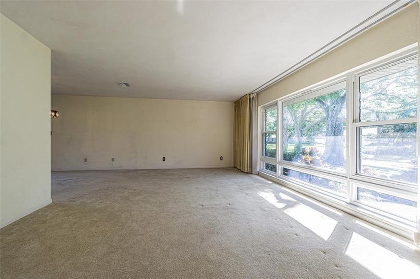Picture of 601 Riviera Bay Drive Ne, St Petersburg FL 33702