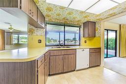 Picture of 601 Riviera Bay Drive Ne, St Petersburg, FL 33702