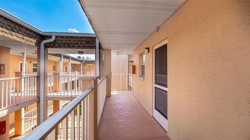 Picture of 1330 Glen Oaks Drive E Unit 374D, Sarasota FL 34232
