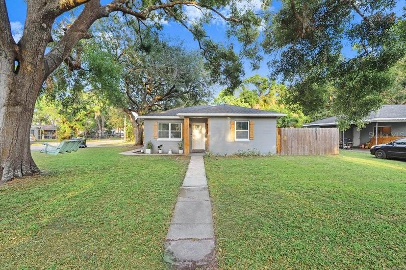 Picture of 2001 E Idlewild Avenue, Tampa FL 33610