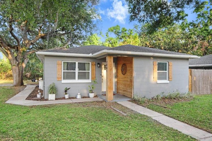 Picture of 2001 E Idlewild Avenue, Tampa FL 33610