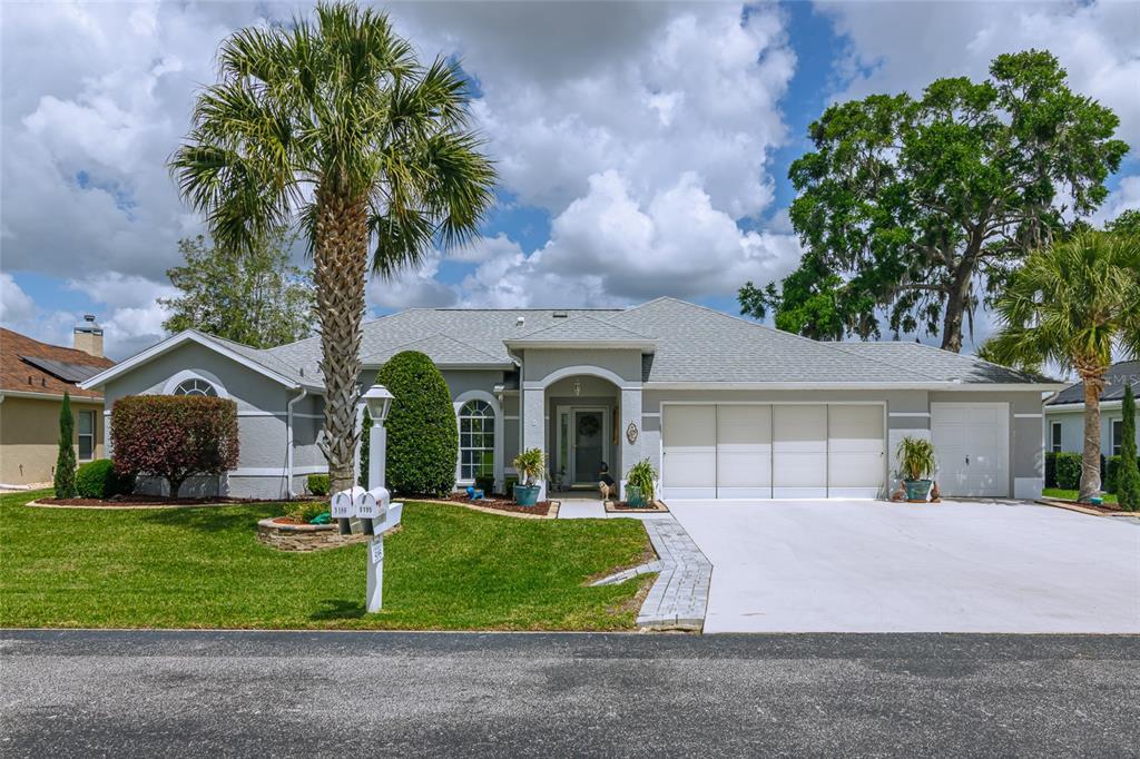 Picture of 5195 NW 21St Loop, Ocala, FL 34482