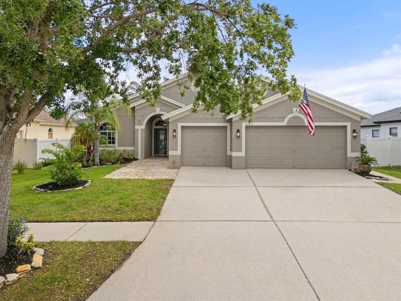 Picture of 10714 Rockledge View Drive, Riverview FL 33579