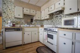 Picture of 846 Oakwood Drive, Tarpon Springs, FL 34689