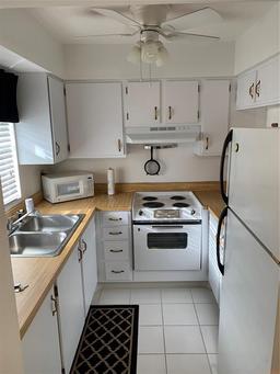 Picture of 4502 3Rd Street Circle W Unit 242, Bradenton, FL 34207