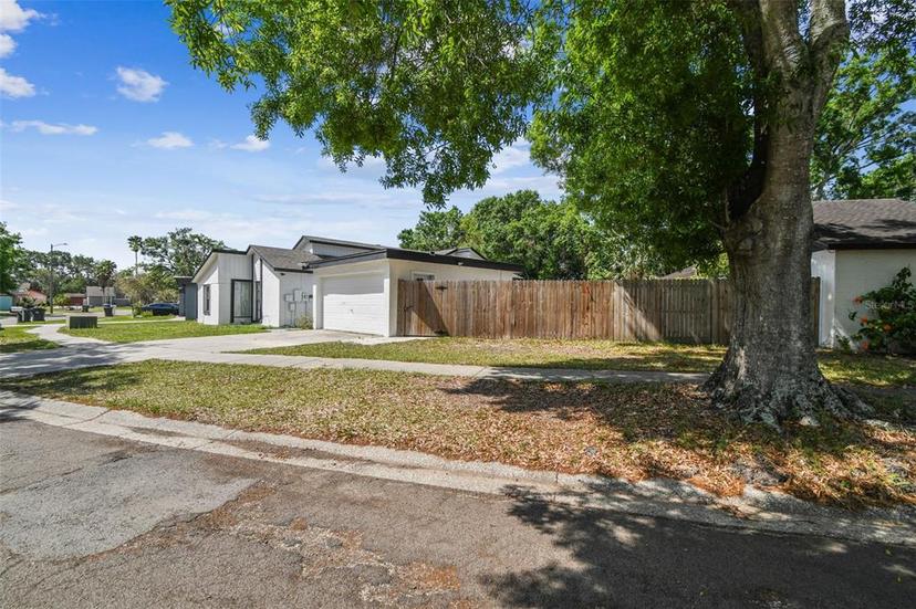 Picture of 1927 Gregory Drive, Tampa FL 33613