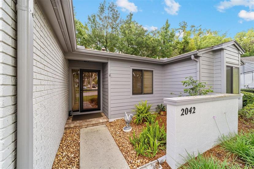 Picture of 2042 SE 37Th Court Circle Circle, Ocala FL 34471