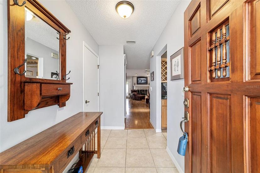 Picture of 2042 SE 37Th Court Circle Circle, Ocala FL 34471