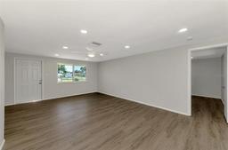 Picture of 510 S Venice Boulevard, Venice, FL 34293