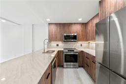 Picture of 690 Osceola Avenue Unit 502, Winter Park, FL 32789