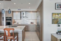 Picture of 100 1St Avenue N Unit 1005, St Petersburg, FL 33701